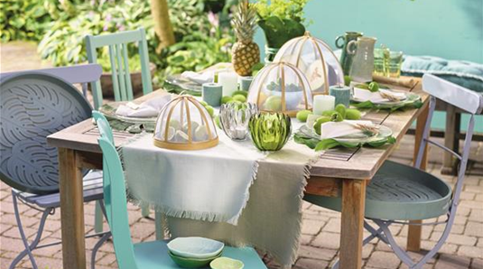 Gedeckter Tisch in Grün_170962_BELLANDRIS_SAGAFLOR_AG_original_unbekannt.jpg